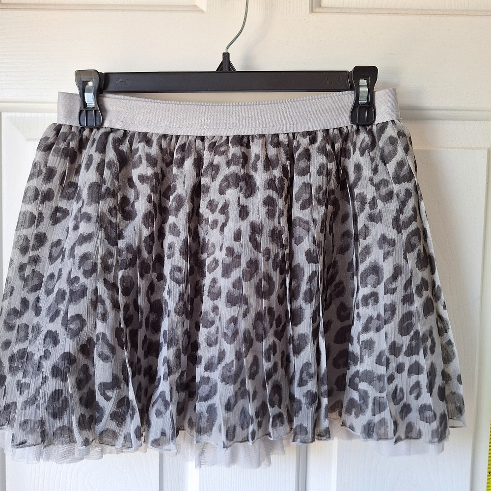 XL 14/16 girls Cherokee gray animal print pleated short skirt.